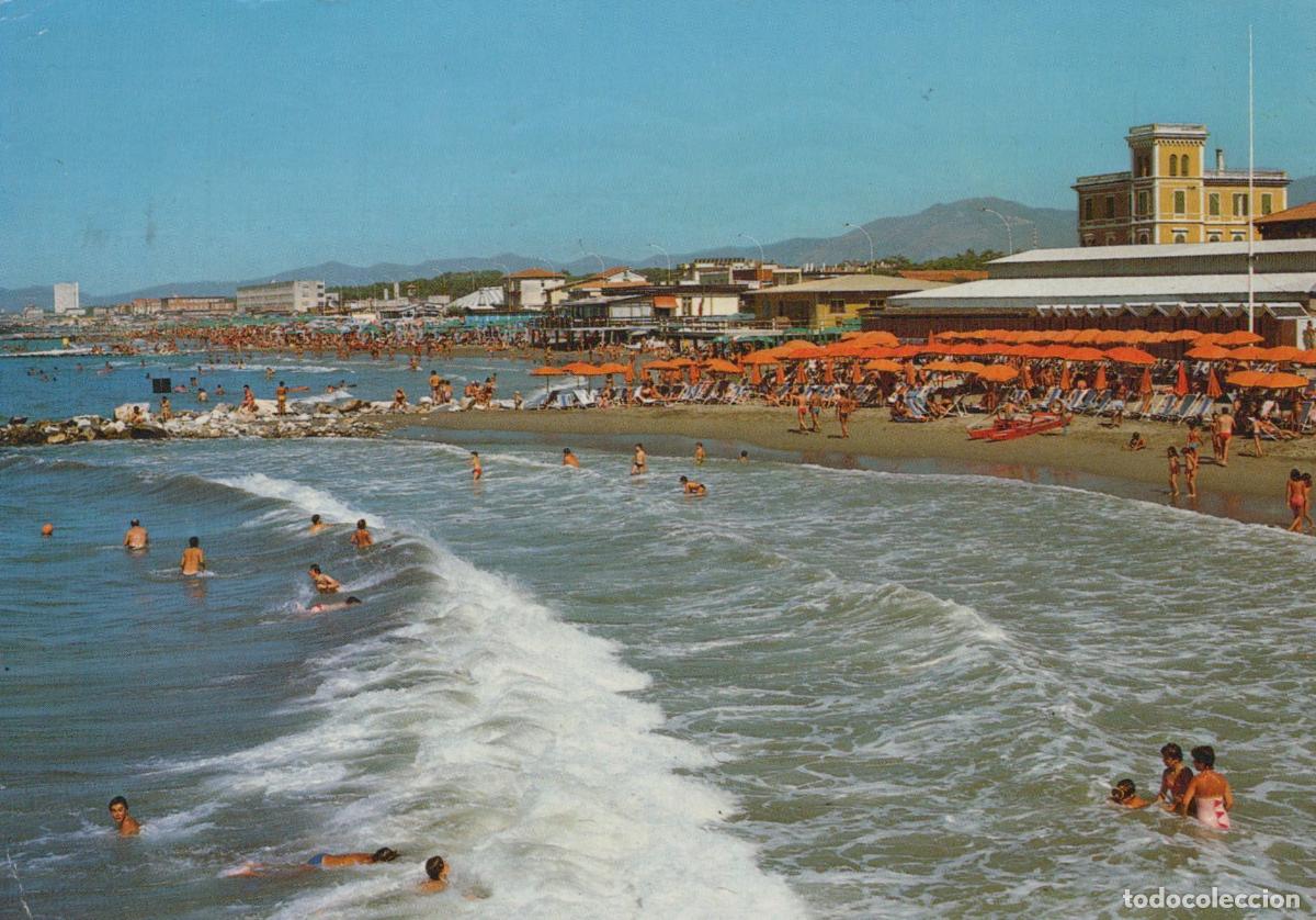 Postcards: Italy Marina DI Massa Beach Scene People Swimming Sunbathing Orange *YAP383