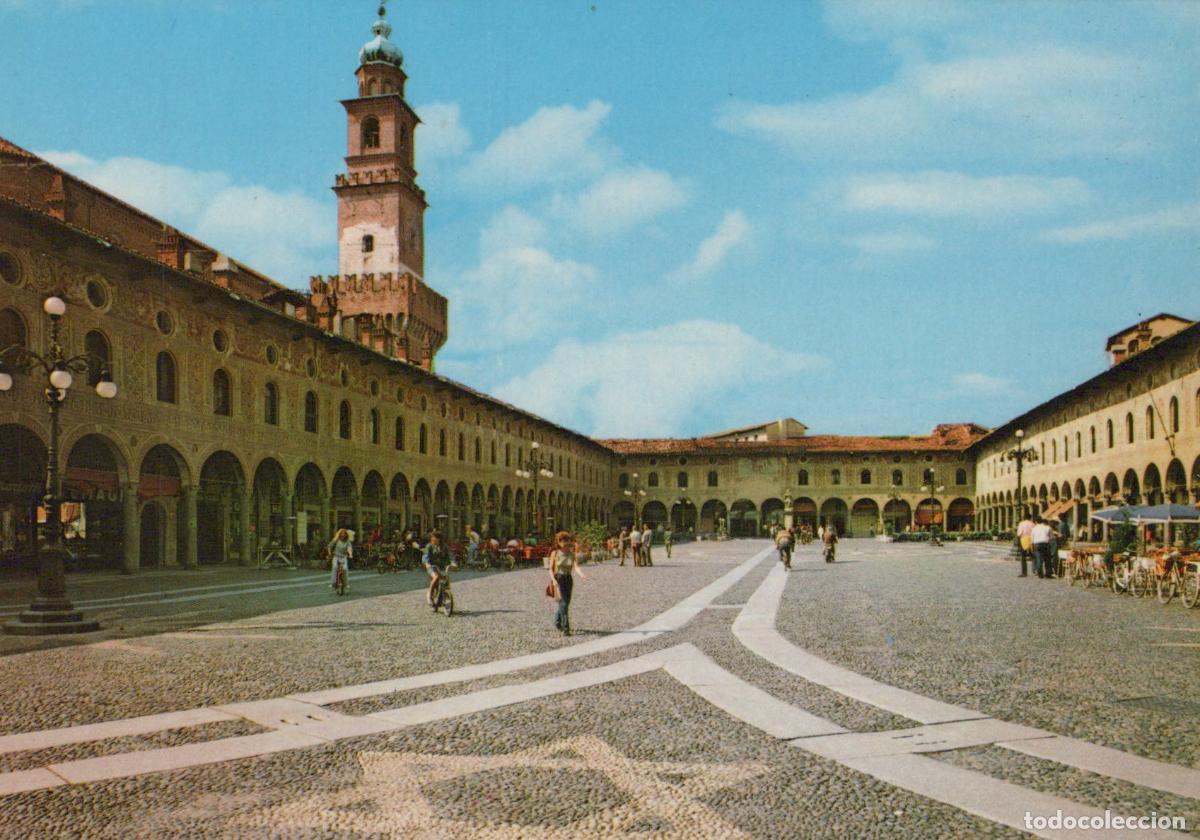 Postais: Italy Vigevano Piazza Ducale Bramante S Tower Vintage Unposted *YAP505
