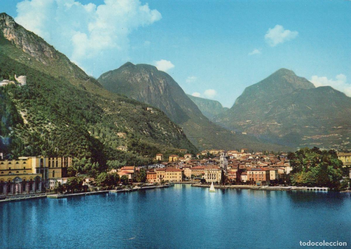 Postkarten: Italy Riva del Garda Lake Garda Aerial Panorama Mountains Town *YAP347