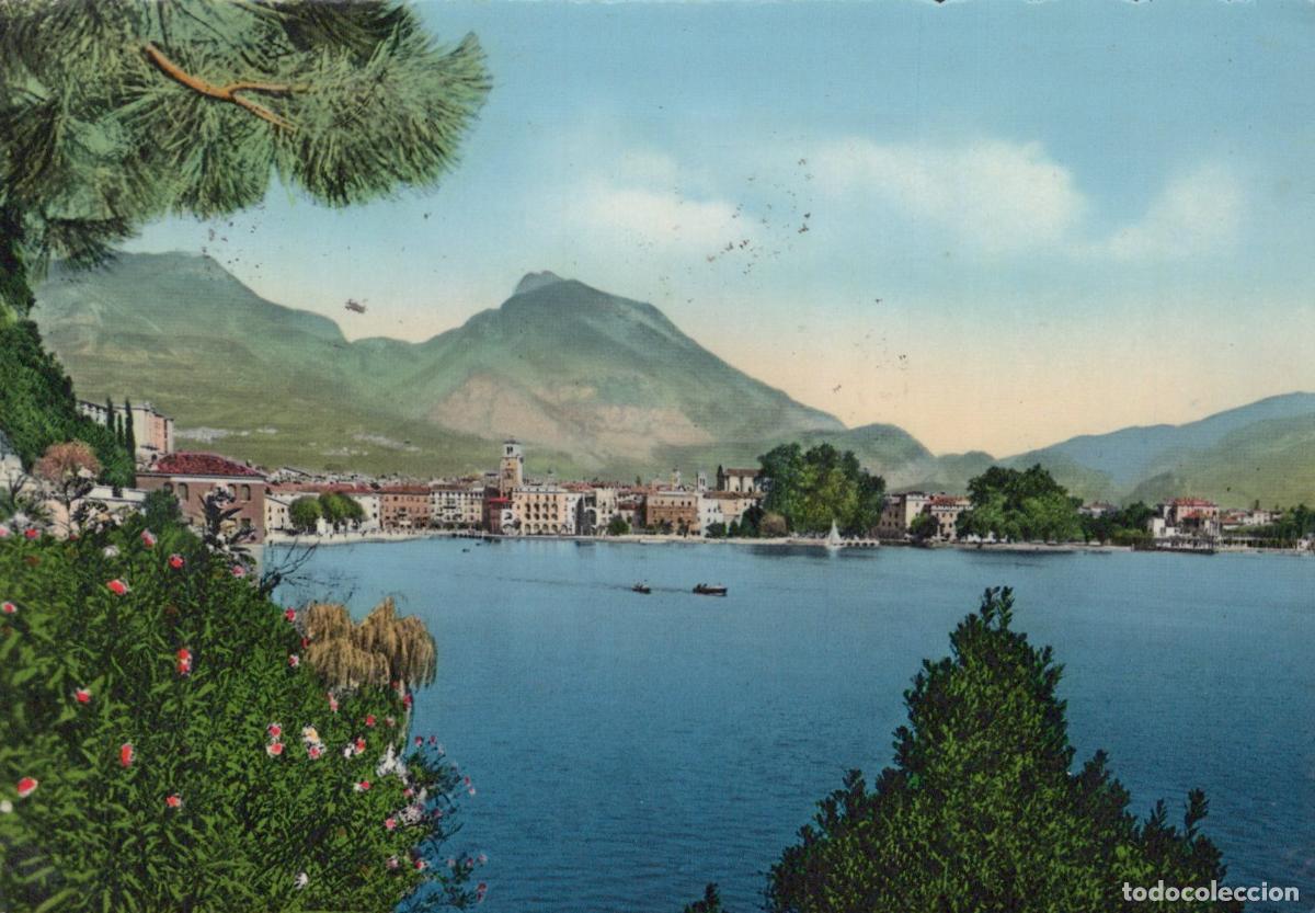 Postais: Italy Riva del Garda Panoramic View of Lake Garda and Town *YAP903