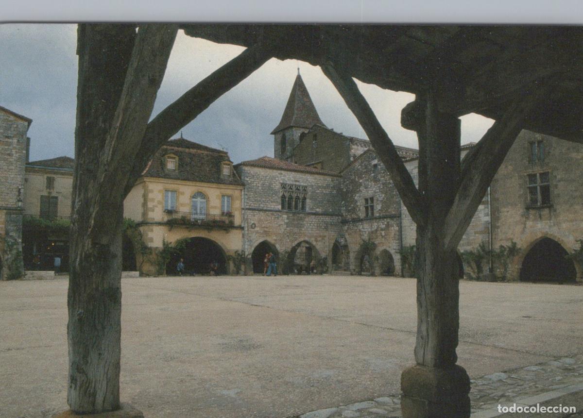 Postcards: France Monpazier Central Square With Arcaded Galleries and Unposted *YAP576