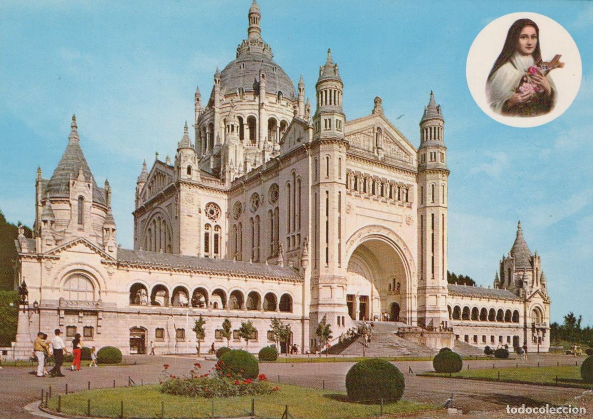 Postais: France Lisieux Basilica of Sainte Th&eacute;r&egrave;se With Saint Th&eacute;r&egrave;se Portrait *YAP958