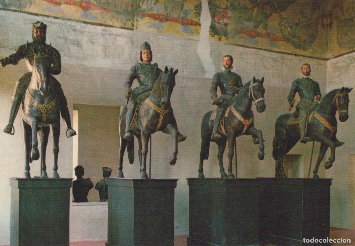 Postales: Italy Sabbioneta Equestrian Statues At Ducal Palace in Unposted *YAP844