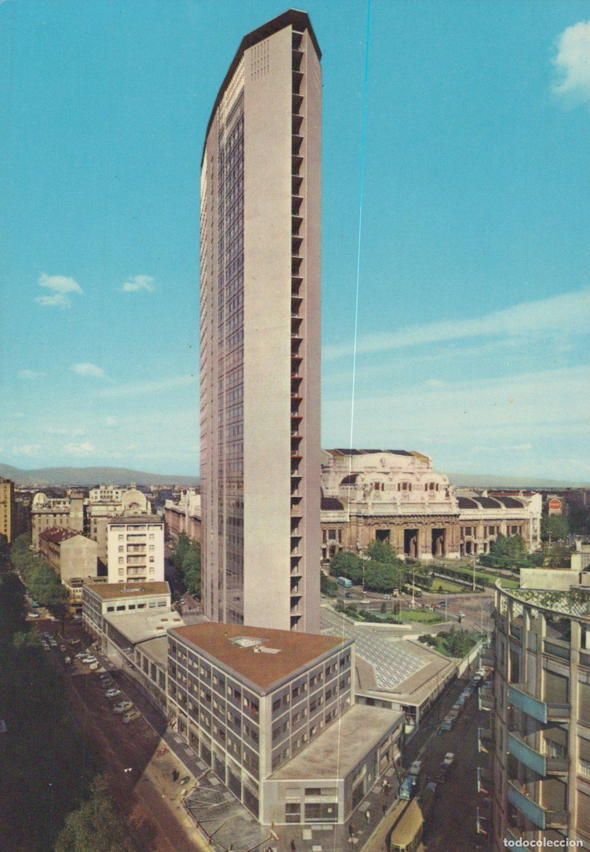 Cartes Postales: Italy Milan Pirelli Skyscraper and Central Station Modern Architecture *YAR182