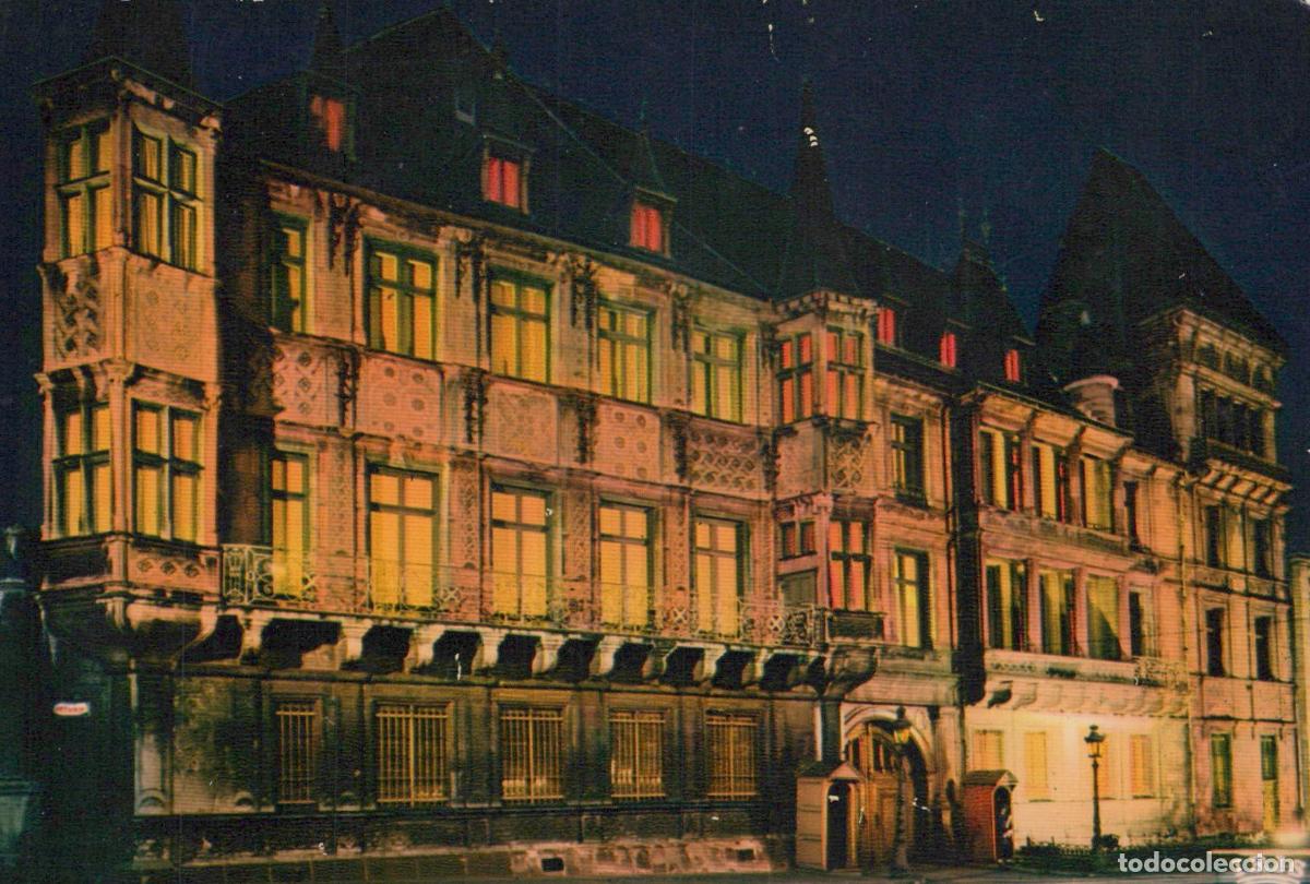 Postales: Luxembourg Luxembourg Grand Ducal Palace At Night Illuminated Unposted *YAR302