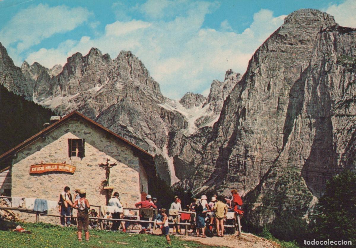 Postales: Italy Molveno Dolomites Rifugio Malga Andalo Mountain Hut People *YAR687