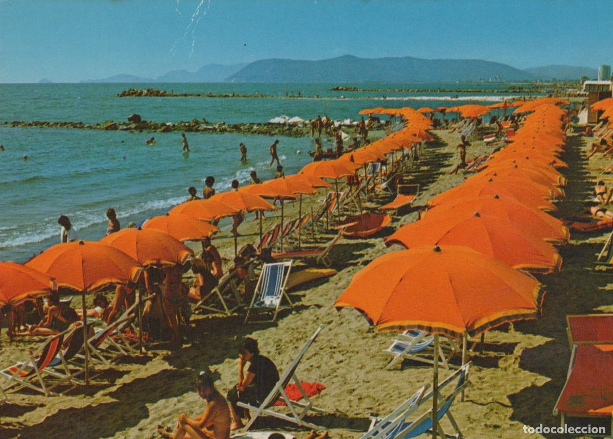 Postales: Italy Marina DI Massa Beach With Orange Umbrellas and Bathers *YAR739