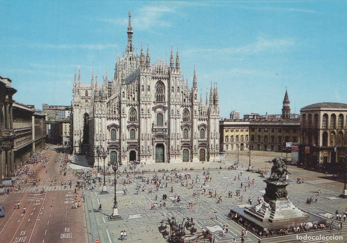 Postales: Italy Milan Cathedral Square Duomo Piazza del Duomo Unposted *YAR749