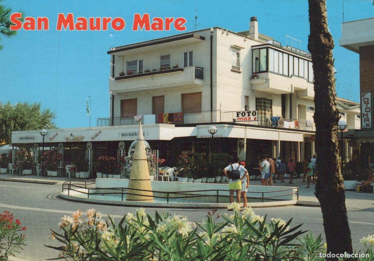 Cartoline: Italy San Mauro Mare Piazza Cesare Battisti Street Scene With Fountain *YAS032