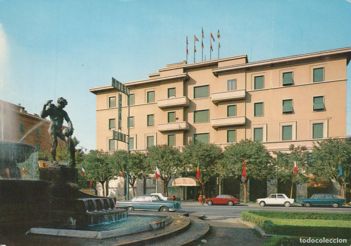 Cartoline: Italy Modena Hotel Real Fini With Fountain and Statue 1950s Unposted *YAS038