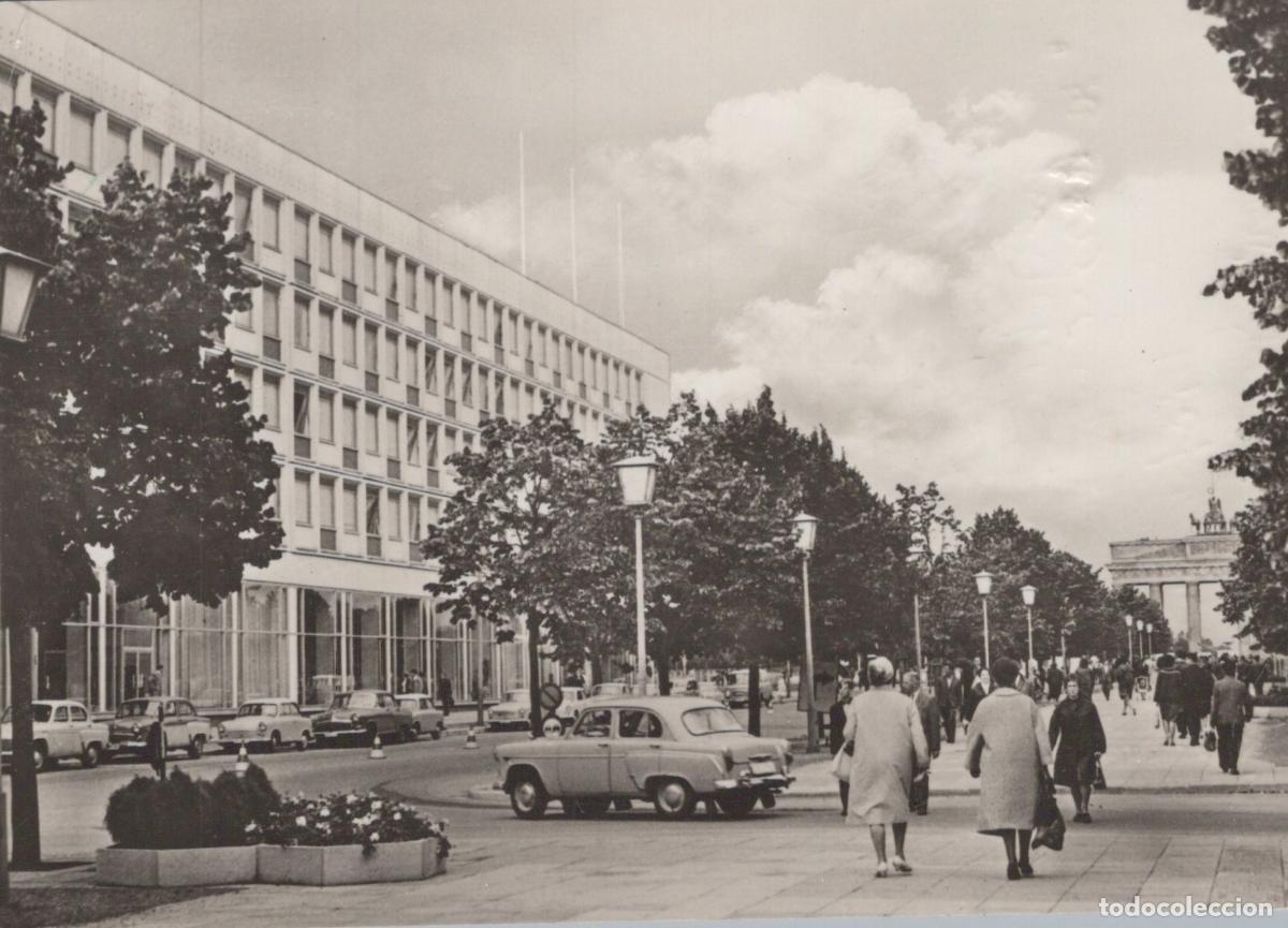Postcards: Germany Berlin Gdr Unter den Linden Street With Brandenburg Gate in *YAS319