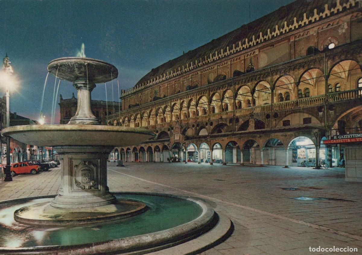Postais: Italy Padova Palazzo della Ragione Fountain Night View Vintage Unposted *YAR059