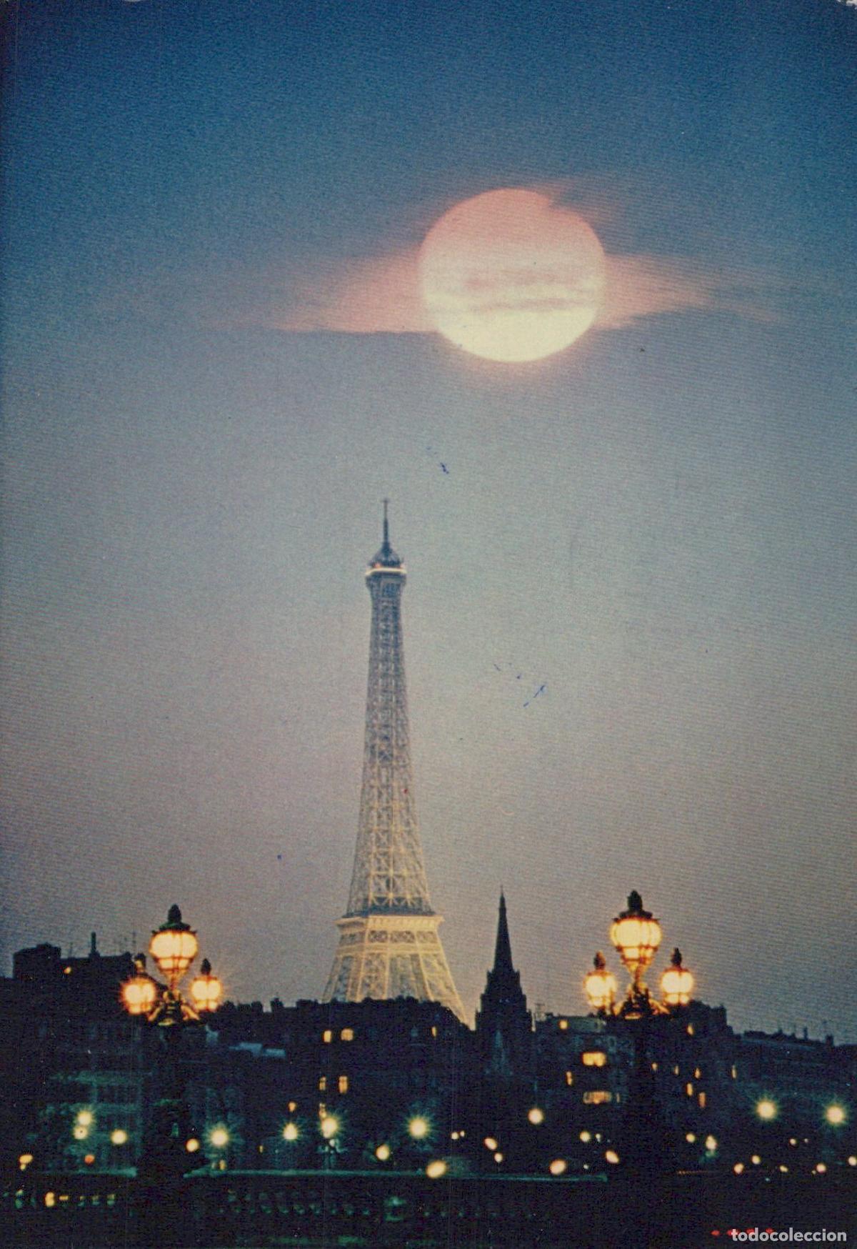 Postkarten: France Paris Eiffel Tower At Night With Full Moon and City Lights *YAR136