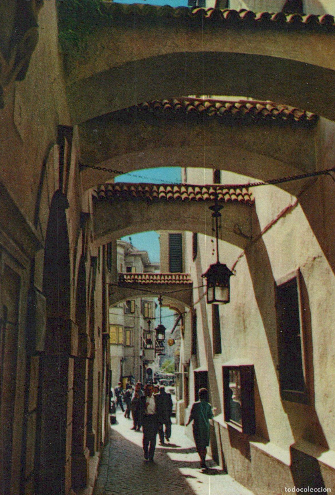 Postkarten: Italy Bolzano Old Town Alleyway With Arches and Lanterns Unposted *YAR181