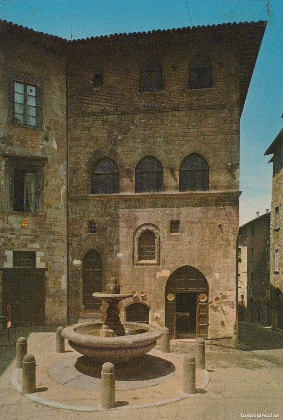 Postkarten: Italy Gubbio Palazzo del Bargello XIII Century With Fountain Unposted *YAR174