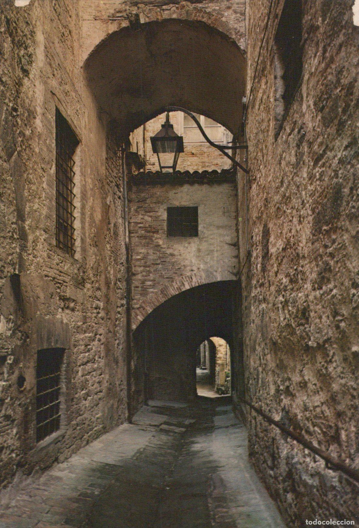 Postkarten: Italy Gubbio Via Galeotti Narrow Medieval Street Archway Unposted *YAR173