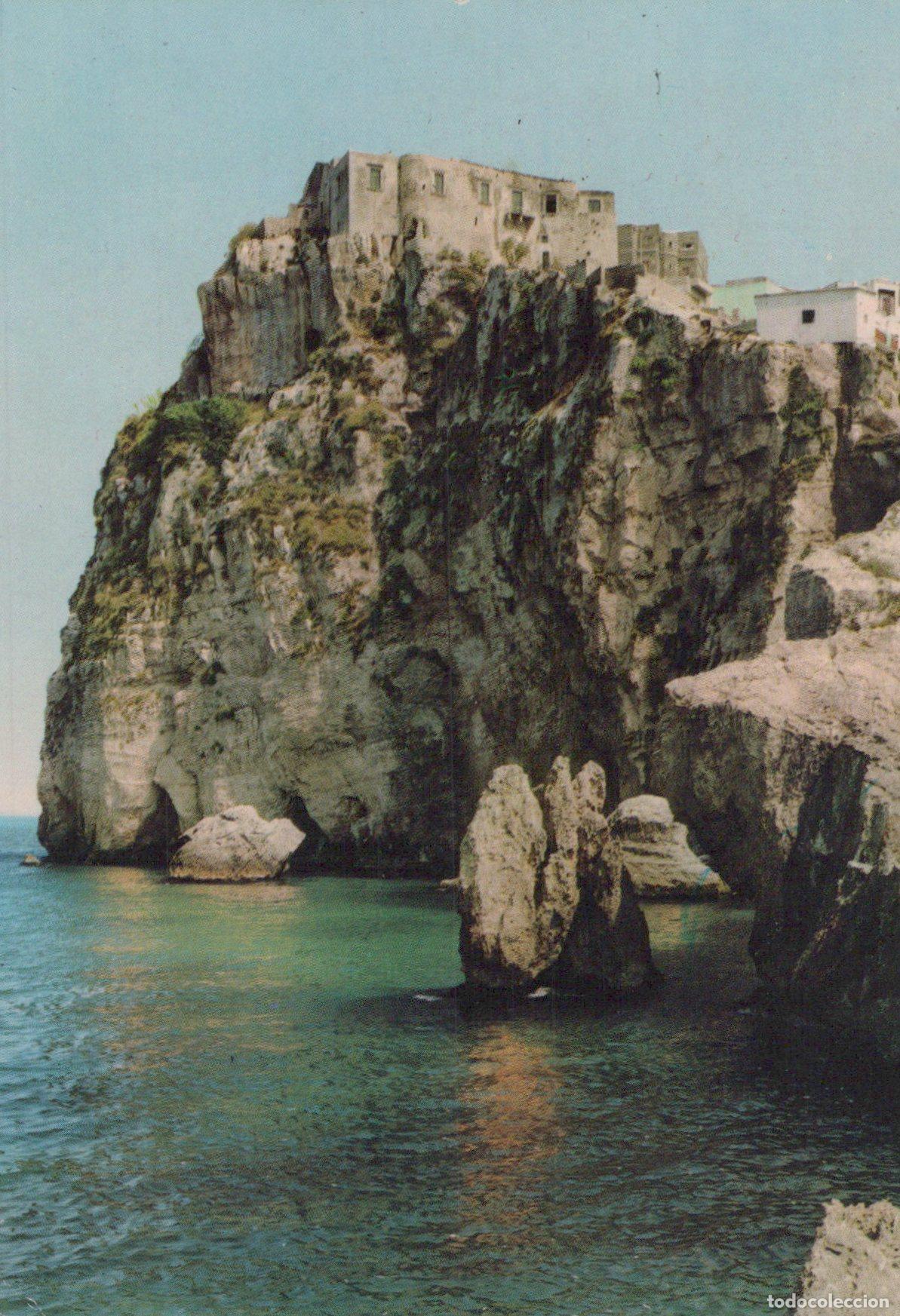 Postkarten: Italy Peschici Gargano Cliffside Town View Unposted *YAR221