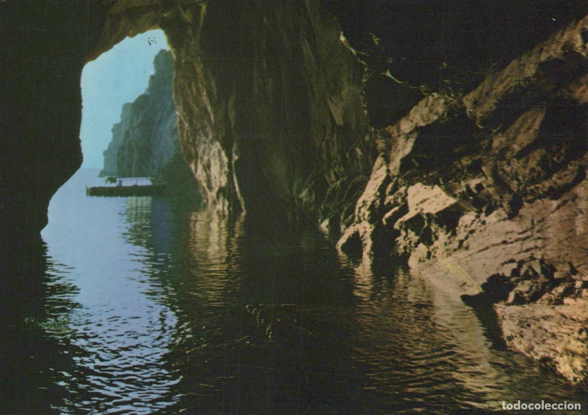 Cartes Postales: Italy Vulcano Aeolian Islands Horse S Grotto Cave Entrance Seascape *YAR417