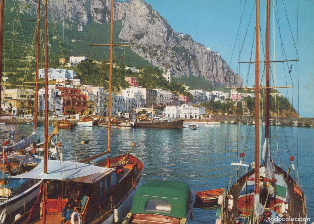 Postais: Italy Capri Marina Grande Harbor Boats and Waterfront Buildings *YAR489
