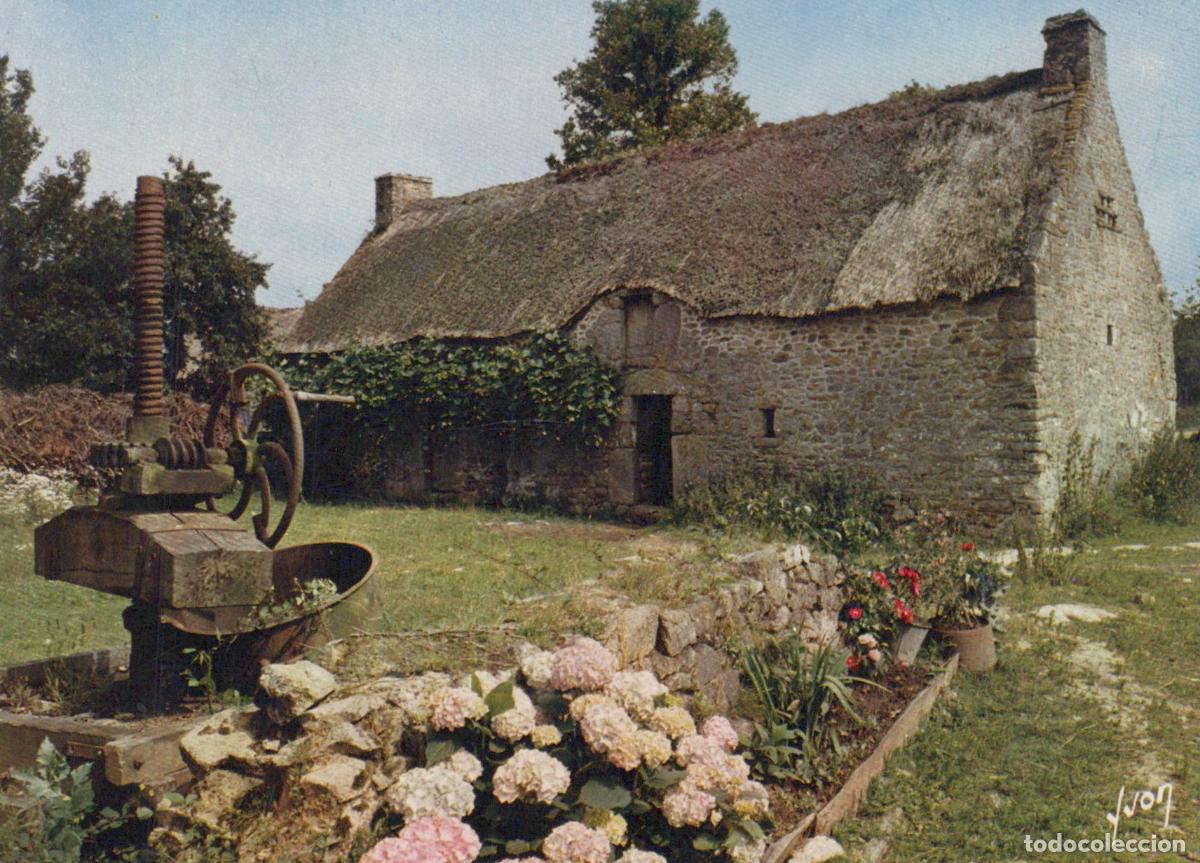 Postkarten: France Arcueil Old Farmhouse With Thatched Roof and Cider Press in *YAR557