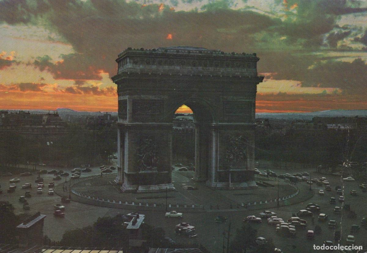 Postales: France Paris Arc de Triomphe At Dusk With Traffic 1968 *YAR585