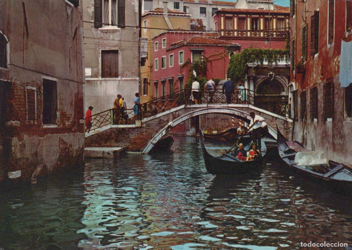 Postkarten: Italy Venice Characteristic Rio Canal Gondolas Bridge Unposted *YAR673