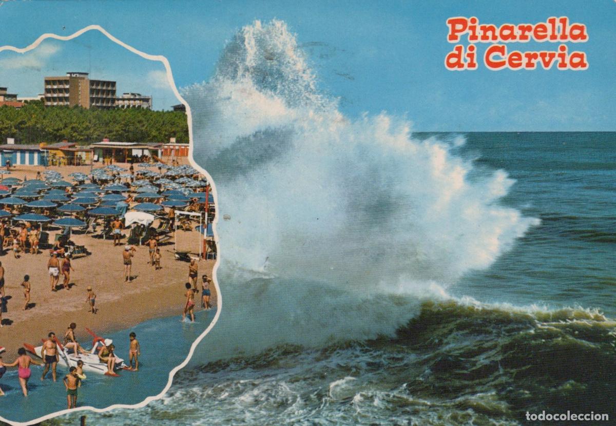 Postcards: Italy Cervia Pinarella DI Beach Scene With Large Wave and Bathers *YAR843