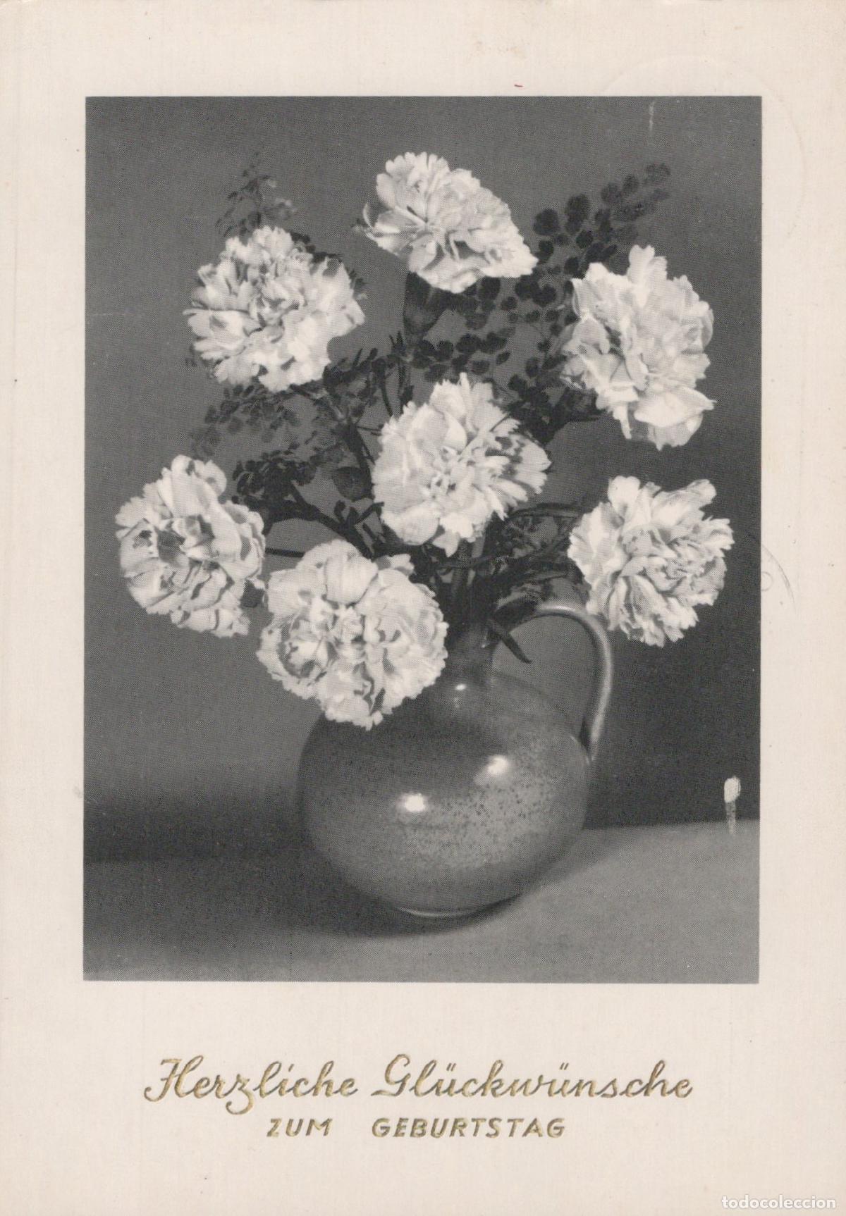 Postales: White Carnations in Vase Birthday Greetings *YAS370