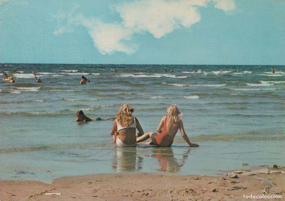 Postales: Denmark Marielyst Strand Two Girls On Beach People Swimming in Sea *YAS816