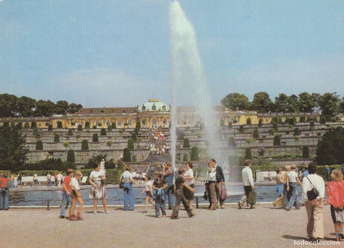Postales: Germany Potsdam Sanssouci Palace Gardens Fountain People East Unposted *YAS724