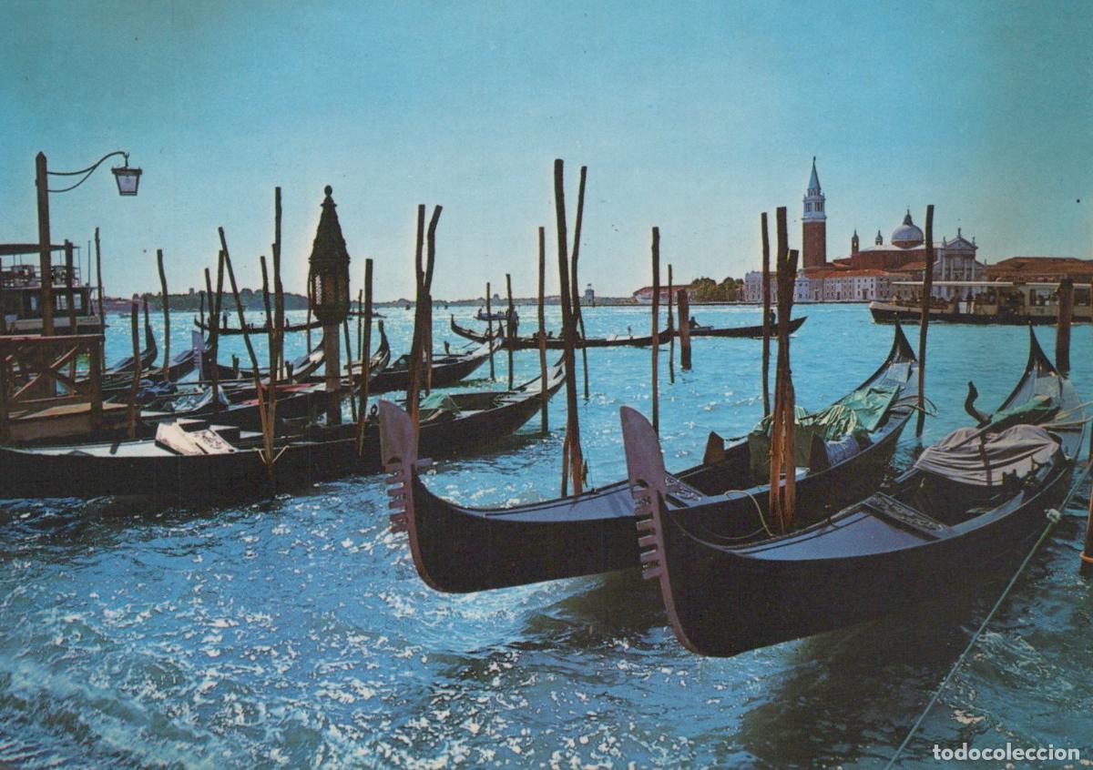 Cartes Postales: Italy Venice Gondolas On the Quay With San Giorgio Maggiore in *YAS885