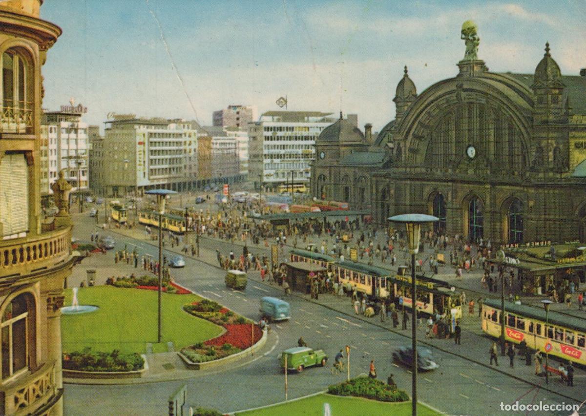 Postais: Germany Frankfurt am Main Hauptbahnhof Busy Street Scene With Trams *YAS943