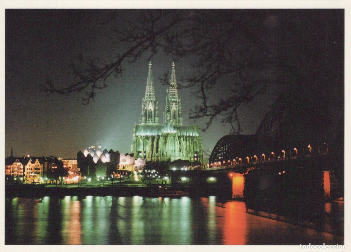Postales: Germany Cologne Cathedral and Hohenzollern Bridge At Night Unposted *YAT401