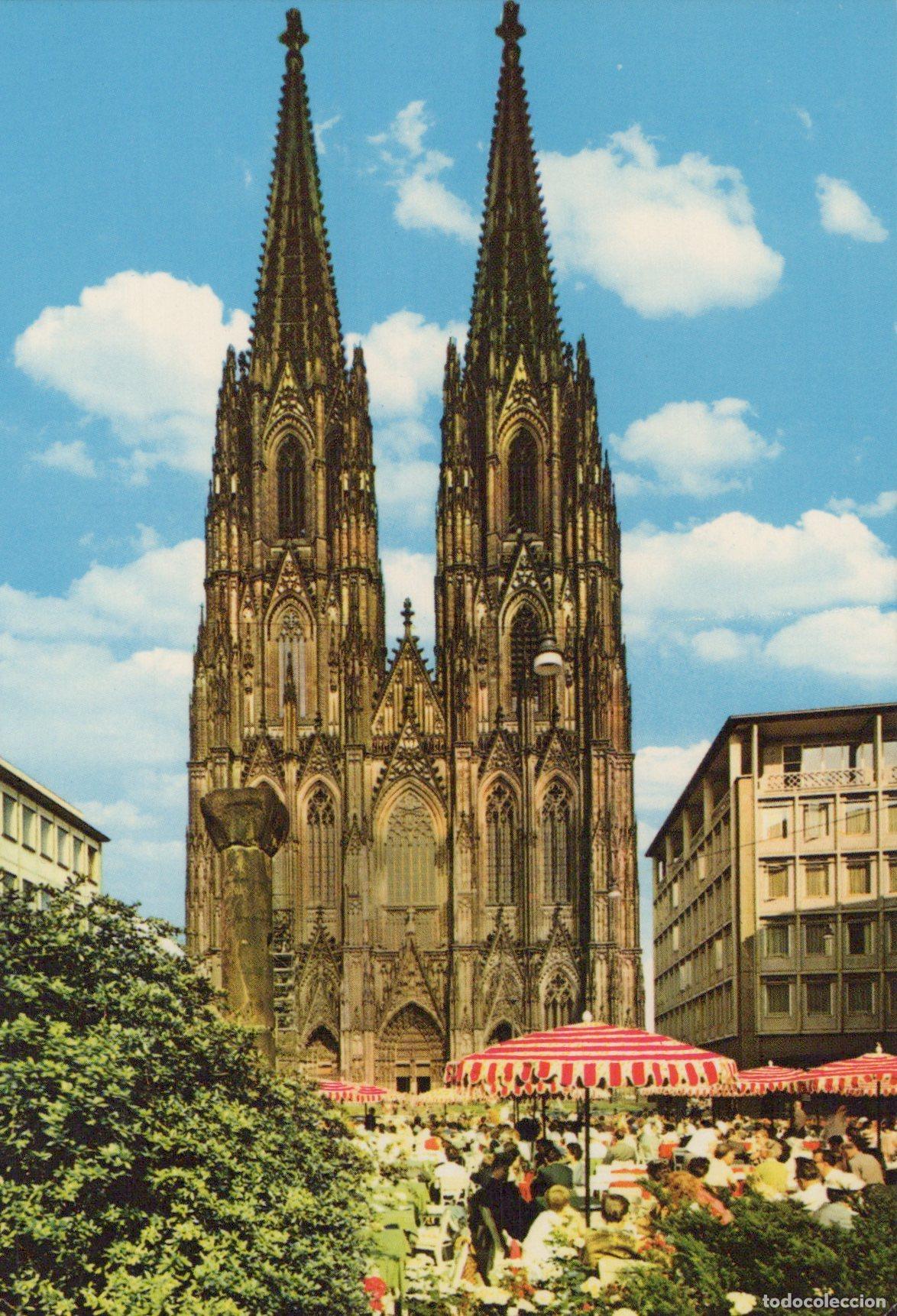 Postales: Germany Cologne Cathedral With Outdoor Cafe in Foreground Unposted *YAT364