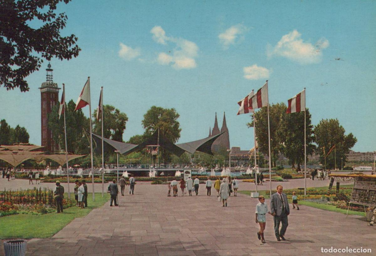 Postcards: Germany Cologne Rheinpark Dance Fountain With Flags and People Unposted *YAT608
