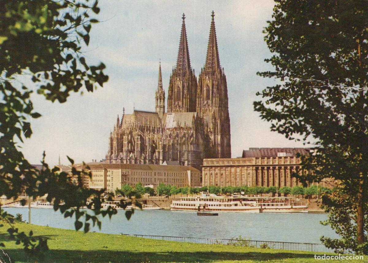 Postkarten: Germany Cologne Cathedral and Rhine River With Boats *YAT843