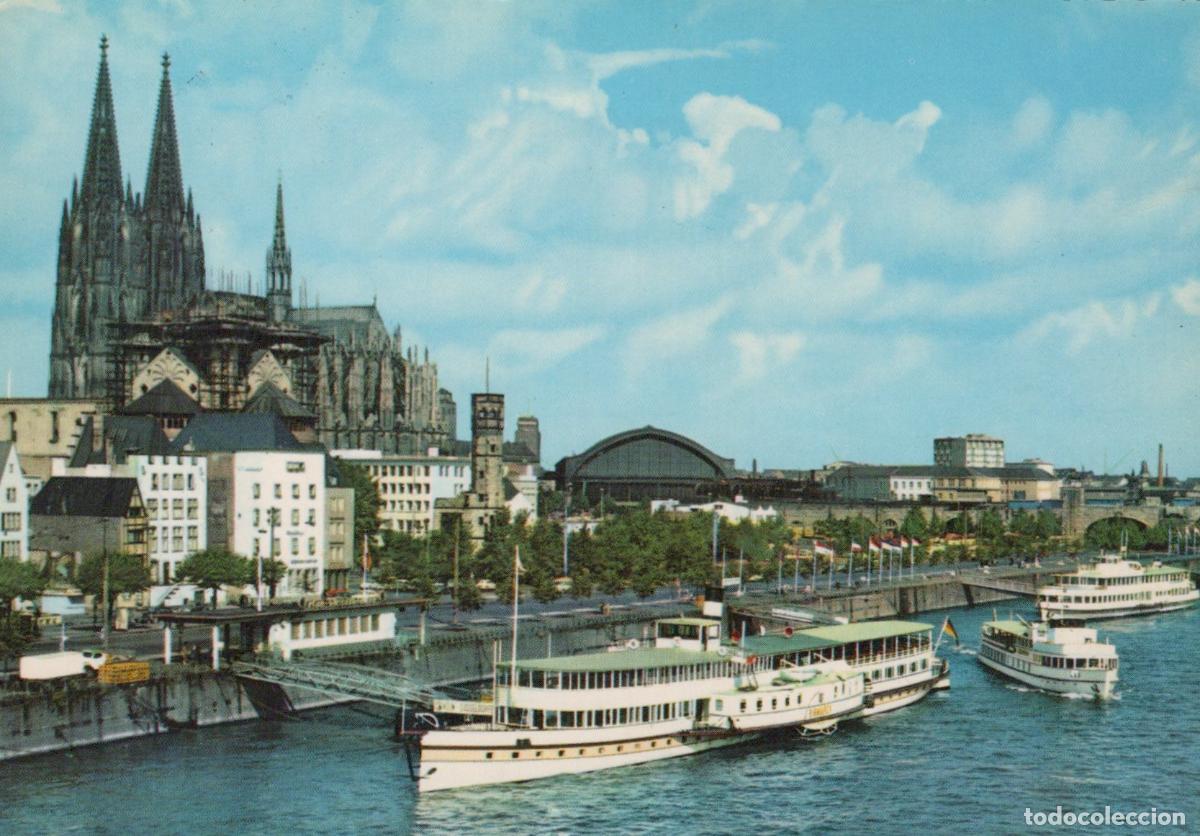 Postales: Germany Cologne Cathedral and Rhine River With Passenger Ships *YAT457