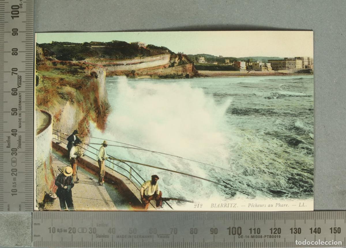 Postales: POSTAL. Biarritz - P&ecirc;cheurs au Phare - LL.