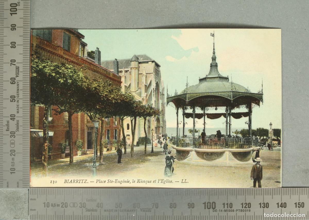 Postales: POSTAL. Biarritz - Place Sainte-Eug&eacute;nie - Le Kiosque et l'&Eacute;glise