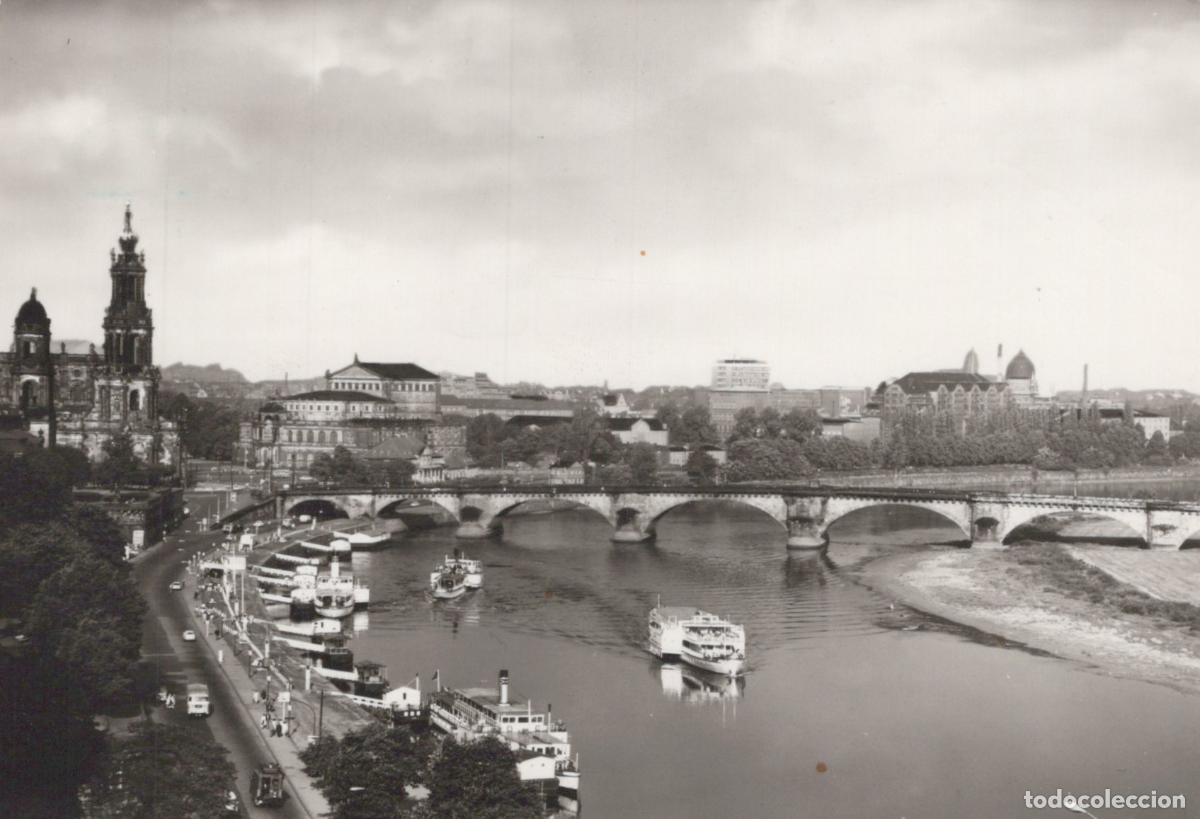 Cartes Postales: Germany Dresden Elbe River Terraced Bank With Boats and Bridges *YAV109