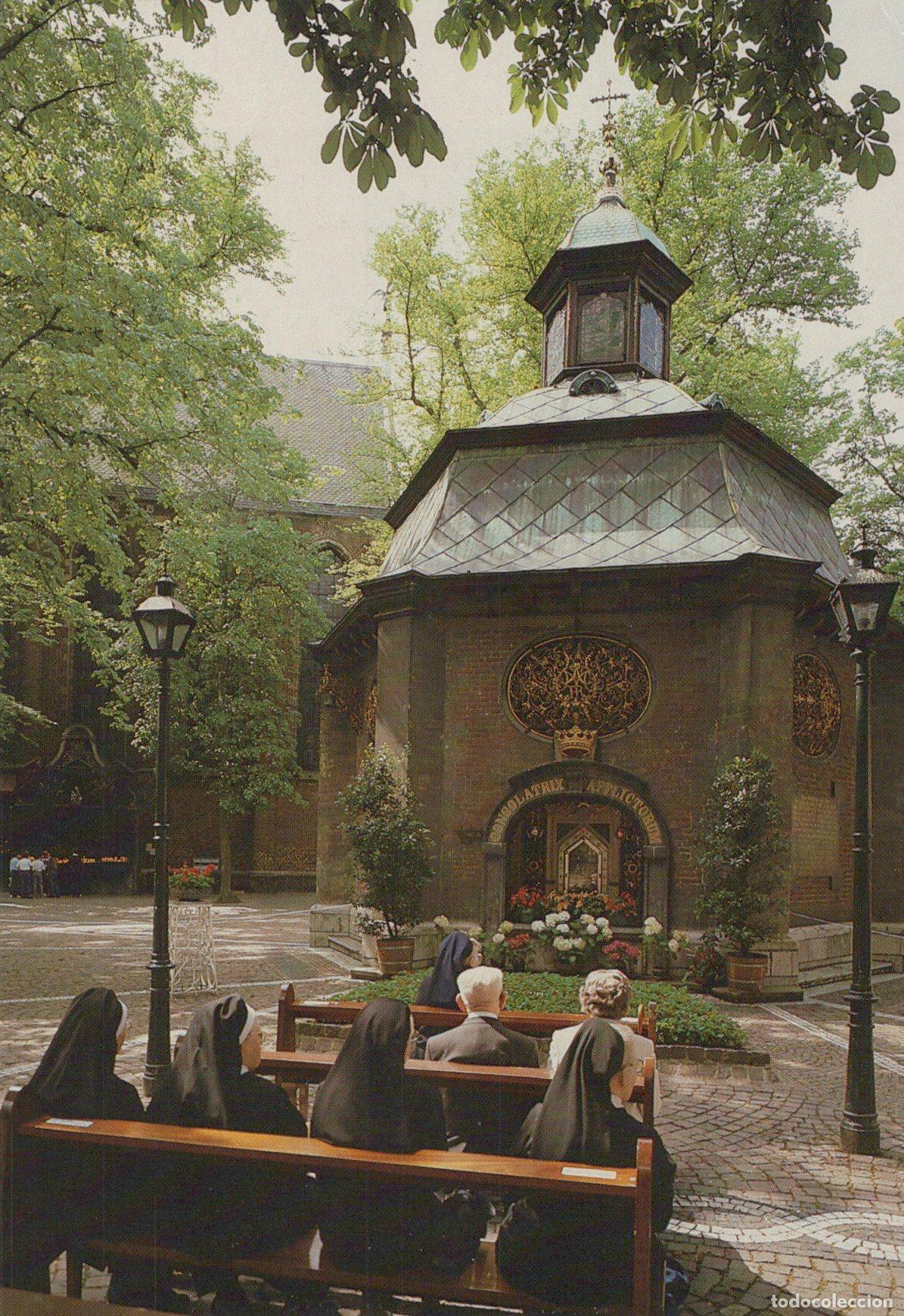Postcards: Germany Kevelaer Gradenkapelle Chapel of Grace With Nuns Unposted *YAV368