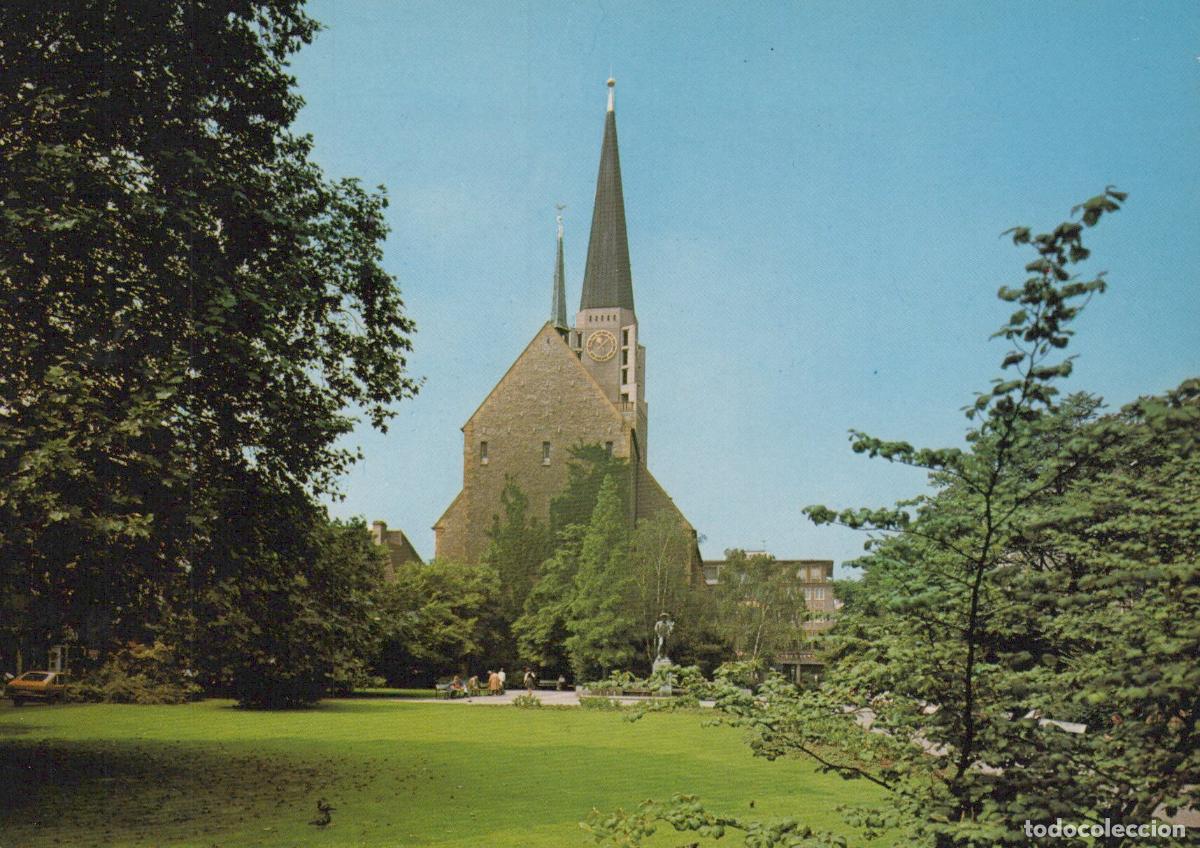 Cartoline: Germany Bielefeld Altst&auml;dter Nicolai Kirche Church With Park Unposted *YAV596
