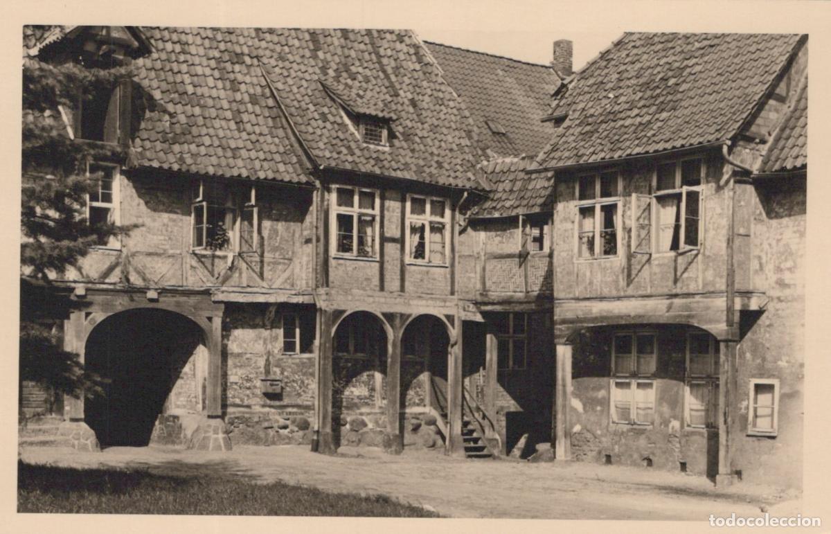 Cartes Postales: Germany L&uuml;neburg Monastery Courtyard Timber Framed Buildings Unposted *YAW105