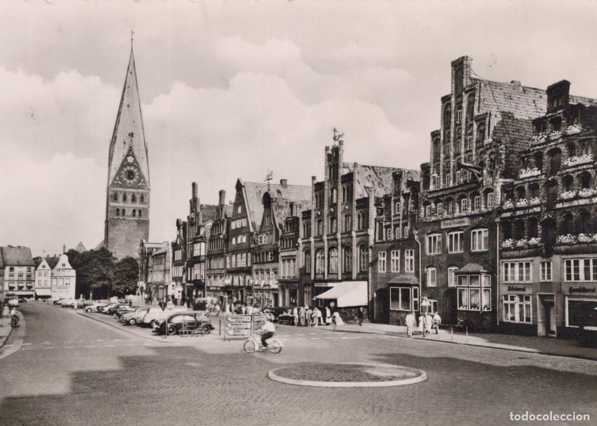 Cartes Postales: Germany L&uuml;neburg Old Gabled Houses and St Johanniskirche Church Unposted *YAW110