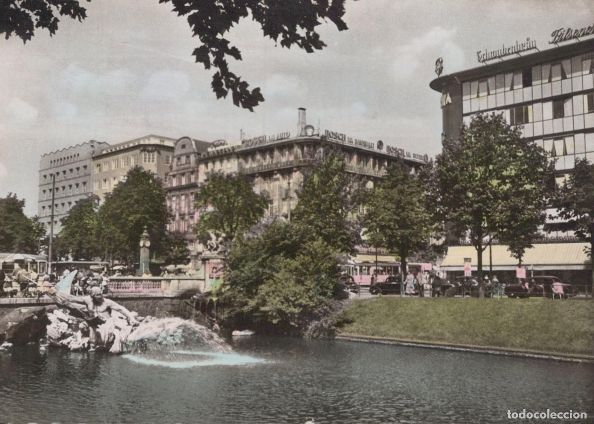 Postales: Germany D&uuml;sseldorf Corneliusplatz Fountain Buildings Tram Cars *YAW211