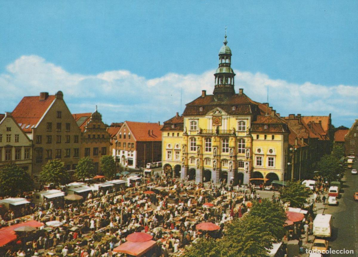 Postkarten: Germany L&uuml;neburg Rathaus and Marktplatz Bustling Market Scene *YAW500