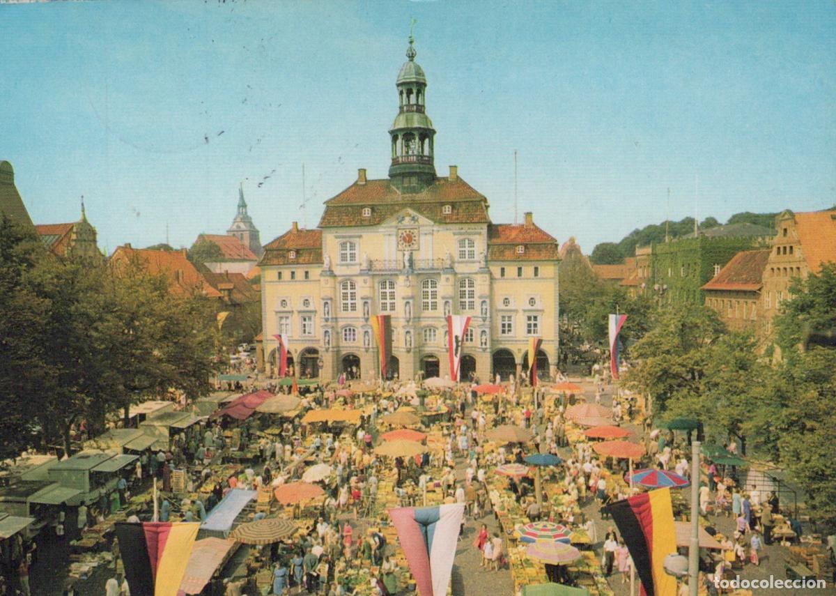 Postkarten: Germany L&uuml;neburg Town Hall With Market Square Busy Market Day *YAW511