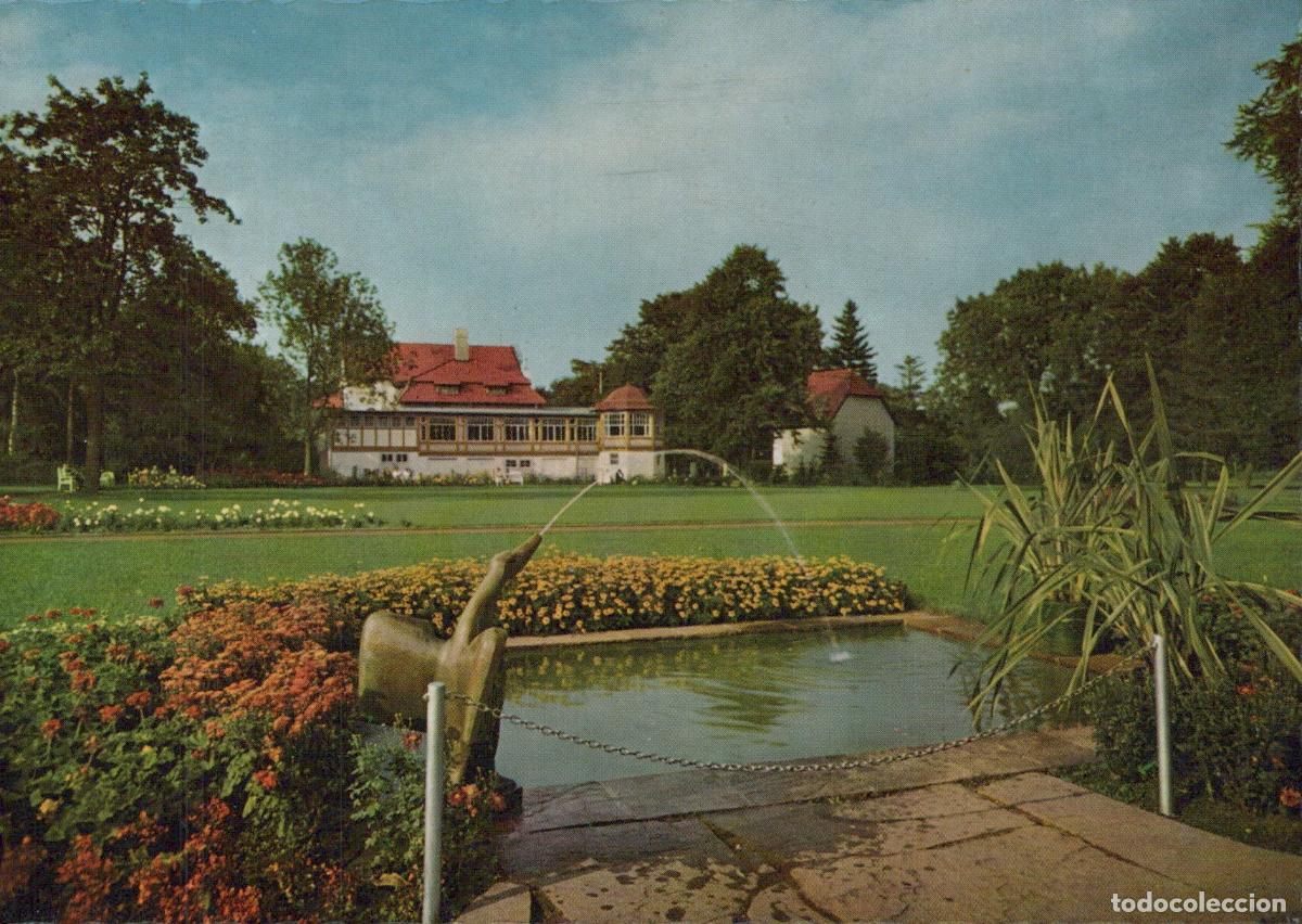 Postales: Germany L&uuml;neburg IM Kurpark Fountain and Building 1950s Unposted *YAW581