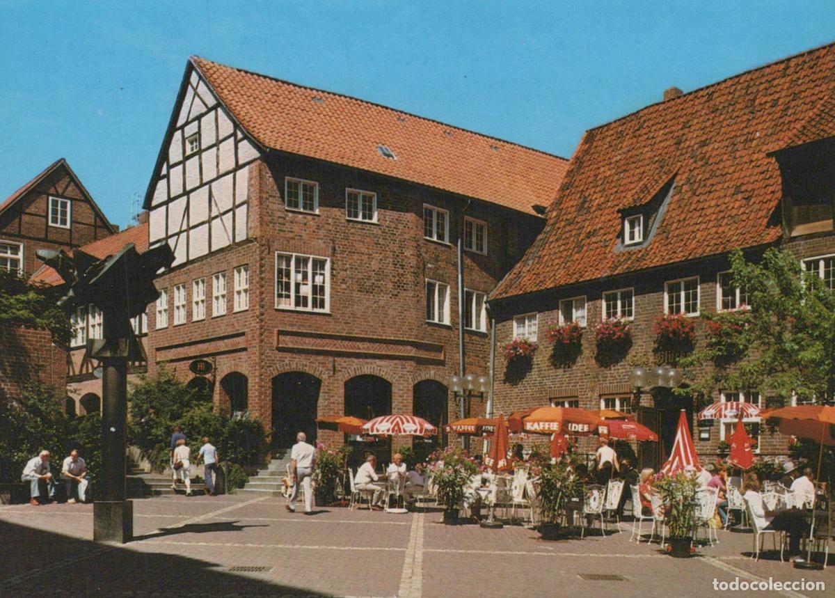 Postkarten: Germany L&uuml;neburg Glockenhof Square With Half Timbered Buildings Unposted *YAW676