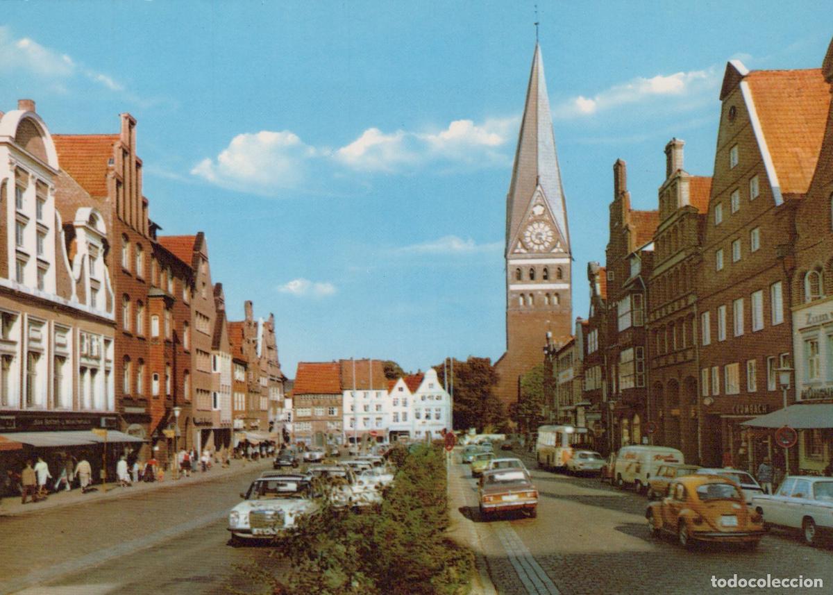 Postkarten: Germany L&uuml;neburg Street Scene With St John S Church and Vintage Cars *YAW499
